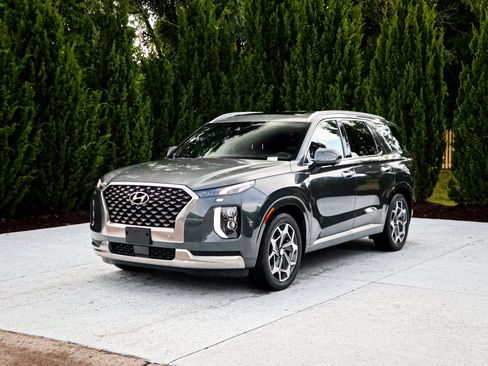 Used 2022 Hyundai Palisade Calligraphy w/ Winter Package FWD image 5