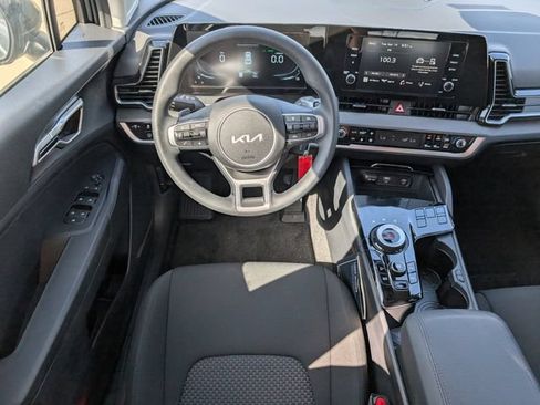 Used 2025 Kia Sportage LX FWD image 25