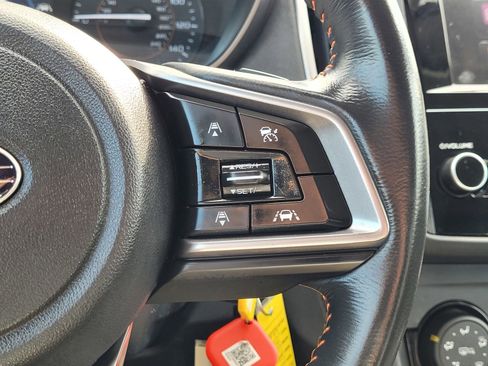 Used 2018 Subaru Crosstrek 2.0i Premium w/ Eyesight System image 19