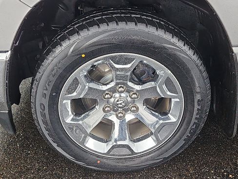 Used 2019 RAM 1500 Big Horn AWD/4WD image 3