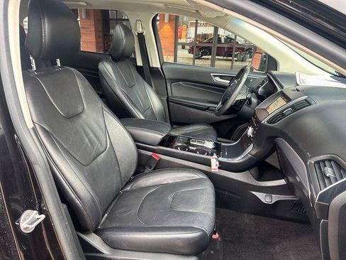 Used 2019 Ford Edge Titanium w/ Cold Weather Package image 29