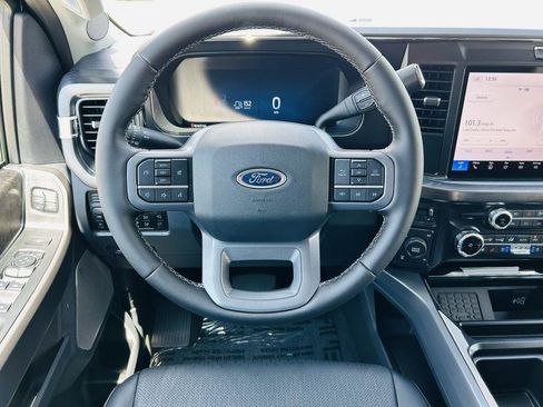 New 2025 Ford F250 Lariat w/ Black Appearance Package image 19