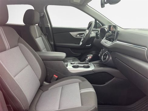 Used 2025 Chevrolet Blazer LT w/ Convenience Package image 26