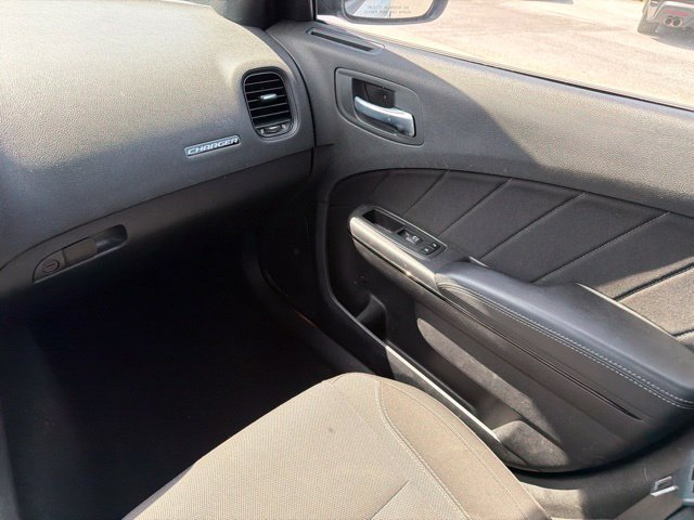 Used 2022 Dodge Charger SXT w/ Blacktop Package RWD image 17
