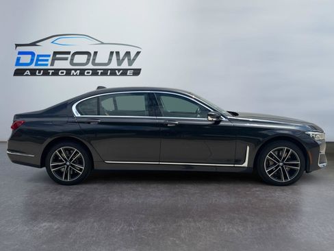 Used 2022 BMW 750Li xDrive AWD/4WD image 2