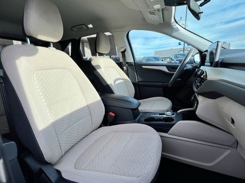 Used 2022 Ford Escape SE image 10