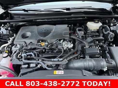Used 2025 Toyota Camry SE image 35