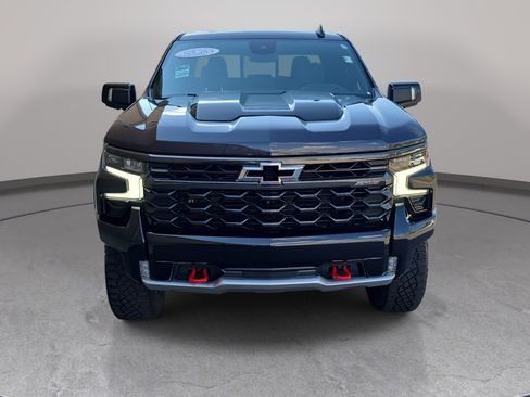 Used 2023 Chevrolet Silverado 1500 ZR2 w/ Technology Package AWD/4WD image 2