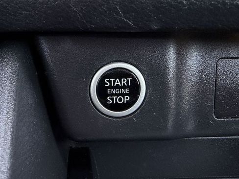 Used 2022 Nissan Rogue SV FWD image 18