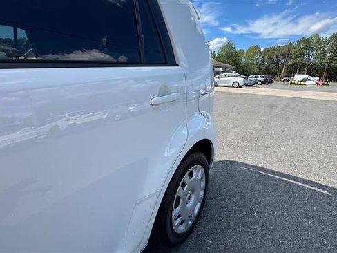 Used 2008 Scion xB FWD image 17