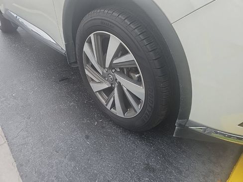 Used 2019 Nissan Murano SL w/ Cargo Package FWD image 9