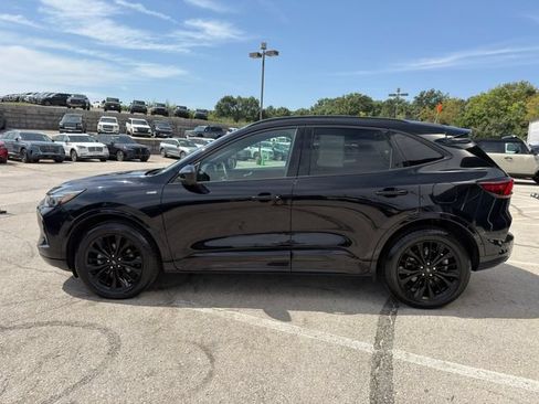 Used 2023 Ford Escape ST-Line Elite w/ Premium Technology Package AWD/4WD image 4