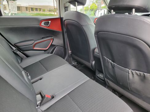 Certified 2023 Kia Soul GT-Line FWD image 6