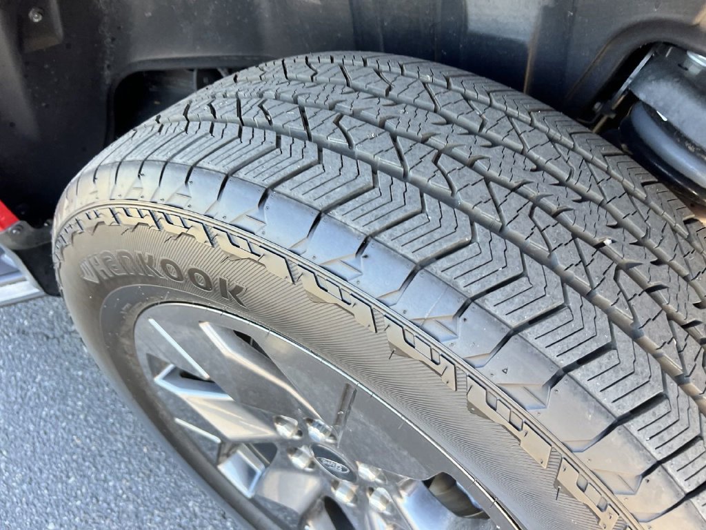 Used 2023 Ford F150 Lightning Lariat AWD/4WD image 41