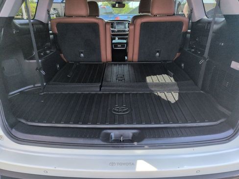 Used 2018 Toyota Highlander Limited AWD/4WD image 23