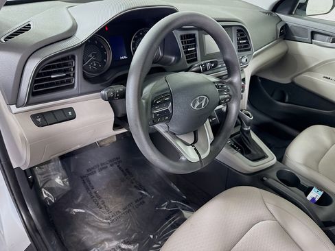 Used 2019 Hyundai Elantra SE image 22