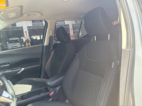 Used 2022 Nissan Kicks SV FWD image 7