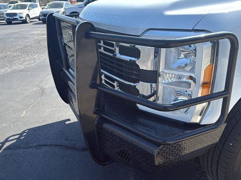 Used 2023 Ford F250 XLT AWD/4WD image 4