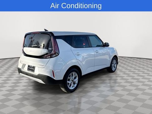 Certified 2023 Kia Soul LX w/ LX Technology Package image 10