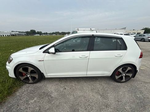 Used 2017 Volkswagen GTI SE FWD image 3