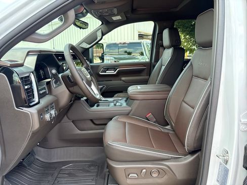 New 2026 GMC Sierra 2500 Denali w/ Technology Package AWD/4WD image 13