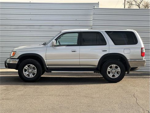 Used 2000 Toyota 4Runner SR5 image 13