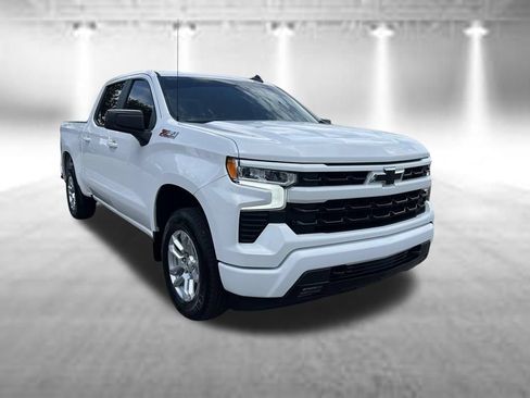 Used 2022 Chevrolet Silverado 1500 RST w/ Z71 Off-Road Package AWD/4WD image 2