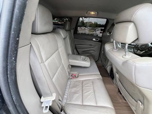 Used 2013 Jeep Grand Cherokee Laredo AWD/4WD image 23
