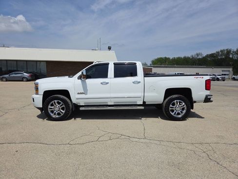 Used 2016 Chevrolet Silverado 2500 High Country w/ Duramax Plus Package AWD/4WD image 3