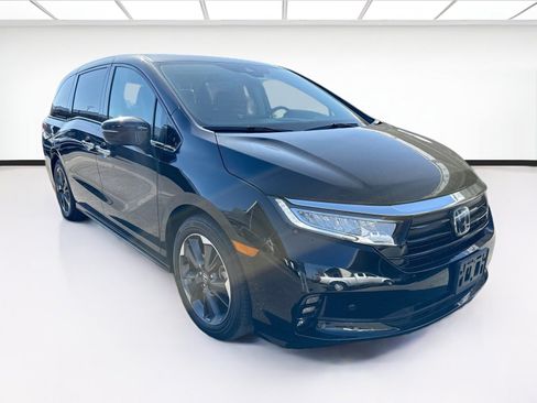 Used 2024 Honda Odyssey Elite image 3