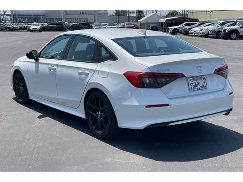 Used 2023 Honda Civic Sport image 3