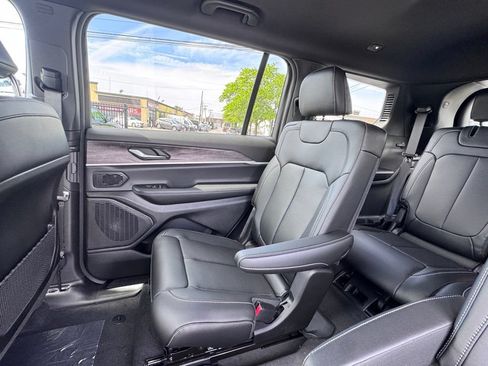 New 2026 Jeep Grand Cherokee L Limited w/ Limited Altitude Package AWD/4WD image 16