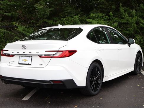 Used 2025 Toyota Camry SE FWD image 8
