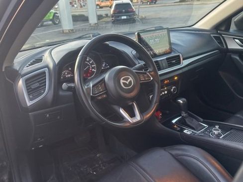 Used 2018 MAZDA MAZDA3 Touring image 25