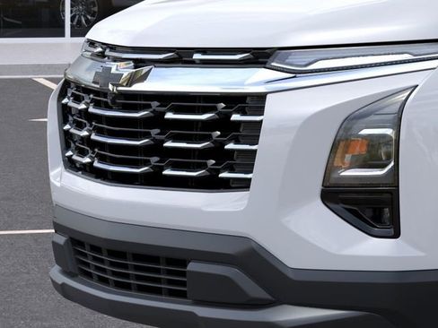 New 2026 Chevrolet Equinox LT w/ Convenience Package II AWD/4WD image 16