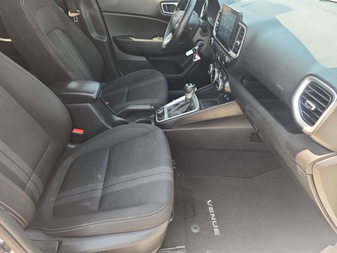 Used 2023 Hyundai Venue SEL FWD image 25