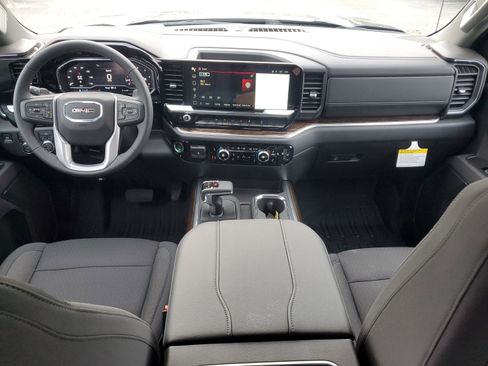 New 2025 GMC Sierra 1500 Elevation image 17
