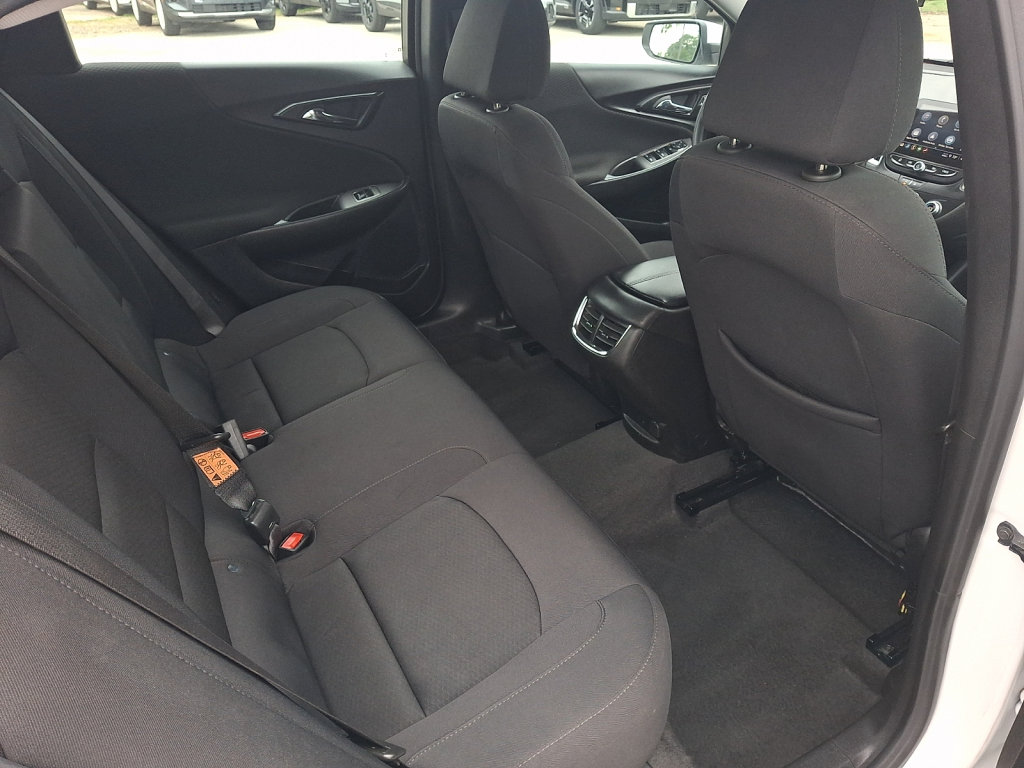 Used 2024 Chevrolet Malibu LT FWD image 15