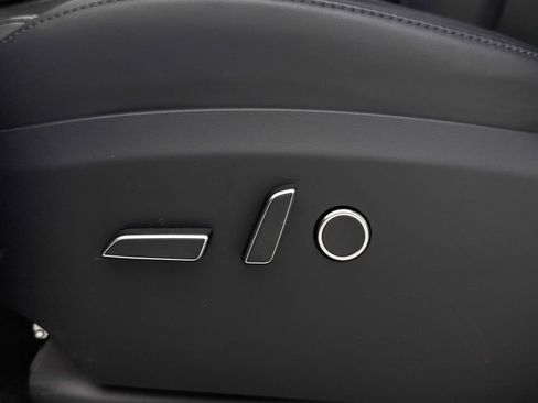 Used 2022 Tesla Model X Plaid image 28