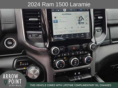 Used 2024 RAM 1500 Laramie AWD/4WD image 25