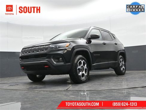 Used 2022 Jeep Compass Trailhawk w/ Trailhawk Convenience Group image 41