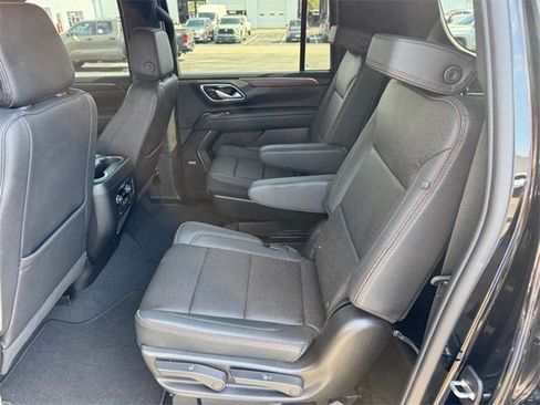 Used 2024 Chevrolet Suburban High Country image 10