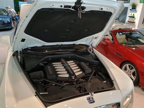 Used 2011 Rolls-Royce Ghost RWD image 17