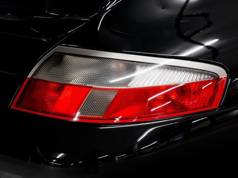 Used 2003 Porsche 911 Carrera 4S AWD/4WD image 30