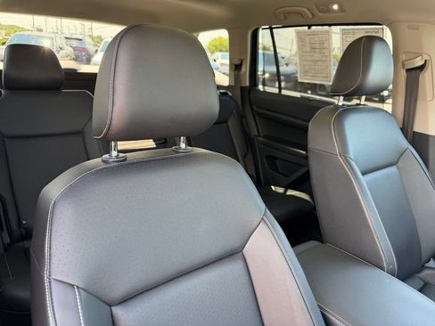Used 2021 Volkswagen Atlas SEL AWD/4WD image 16