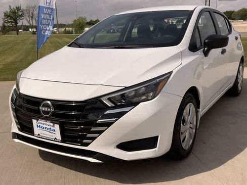 Used 2025 Nissan Versa S w/ Trunk Package FWD image 2