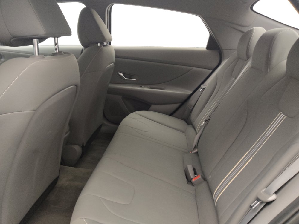 Used 2023 Hyundai Elantra SEL w/ Convenience Package FWD image 18