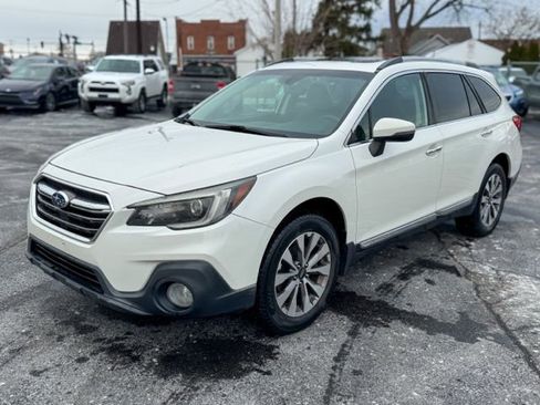 Used 2018 Subaru Outback 2.5i Touring image 3