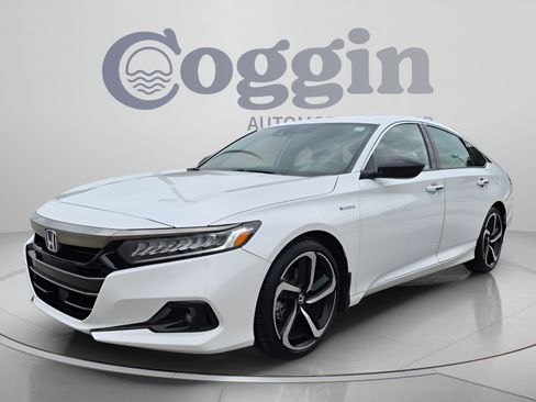 Used 2022 Honda Accord Sport image 2