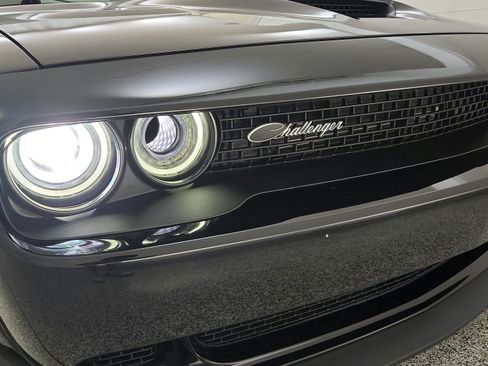 Used 2022 Dodge Challenger R/T Scat Pack RWD image 29